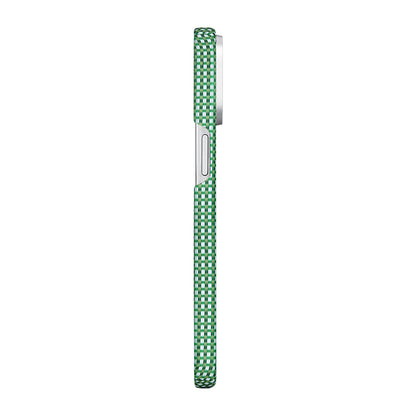 iPhone 15 Pro Max Kılıf M-safe Şarj Özellikli Aramid Fiber Pitaka Ultra-Slim Classic Serisi Forest Green Kapak