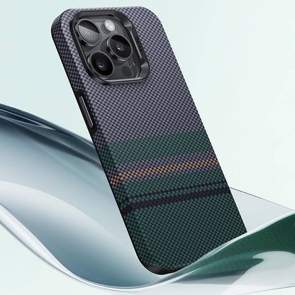 iPhone 15 Pro Max Kılıf M-safe Şarj Özellikli Karbon Fiber Tasarımlı Benks Aurora ArmorPro Kevlar Kapak