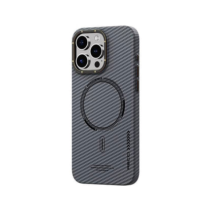 iPhone 15 Pro Max Kılıf Recci Machinist Serisi M-safe Şarj Özellikli Magnetik Karbon Kapak