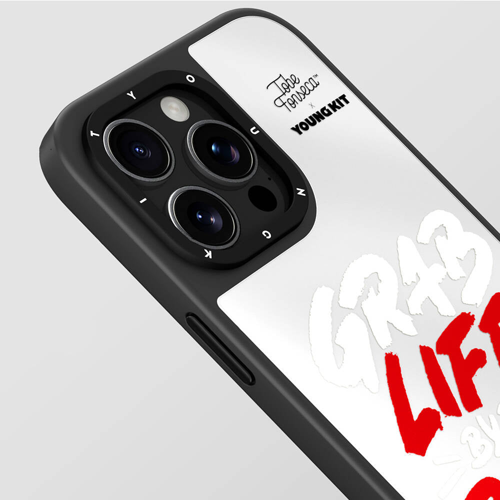 iPhone 15 Pro Max Kılıf Tobias Fonseca Tasarımlı Youngkit Mirror Kapak