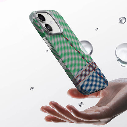 iPhone 16 Kılıf M-safe Şarj Özellikli Karbon Fiber Tasarımlı Benks Passion Green ArmorAir Kevlar Kapak