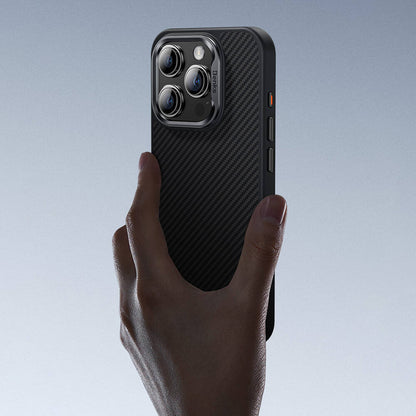 iPhone 16 Plus Kılıf Karbon Fiber M-safe Şarj Özellikli Benks Hybrid ArmorPro 600D Kevlar Kapak