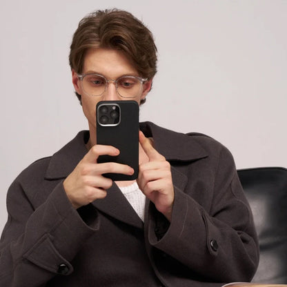 iPhone 16 Plus Kılıf M-safe Şarj Özellikli 600D Aramid Fiber Pitaka Ultra-Slim Classic Serisi Black-Grey Twill Kapak