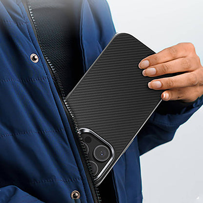 iPhone 16 Pro Kılıf Karbon Fiber M-safe Şarj Özellikli Benks Hybrid ArmorPro 600D Kevlar Kapak