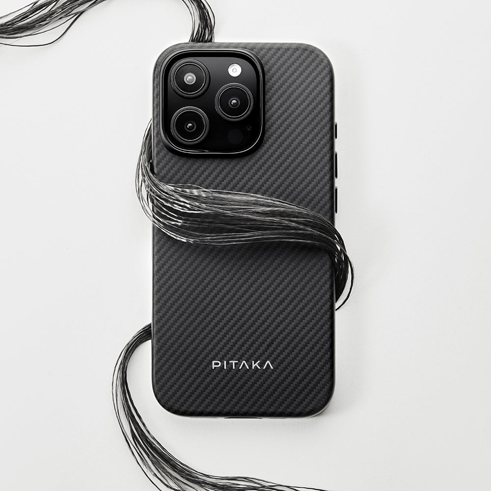 Apple iPhone 16 Pro Kılıf M-safe Şarj Özellikli Aramid Fiber Pitaka Military-Grade Classic Serisi New Logo Black-Grey Twill Kapak