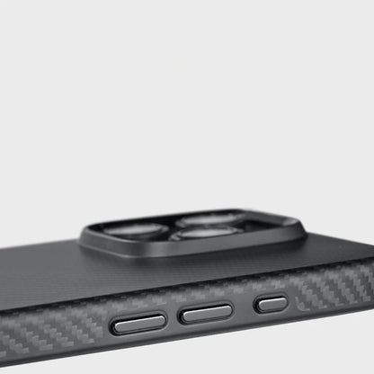 iPhone 16 Pro Kılıf M-safe Şarj Özellikli Aramid Fiber Pitaka Military-Grade Classic Serisi Black-Grey Twill Kapak