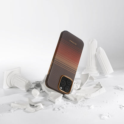 iPhone 16 Pro Kılıf M-safe Şarj Özellikli Aramid Fiber Pitaka Military-Grade Sunset-Moonrise Serisi Sunset Kapak