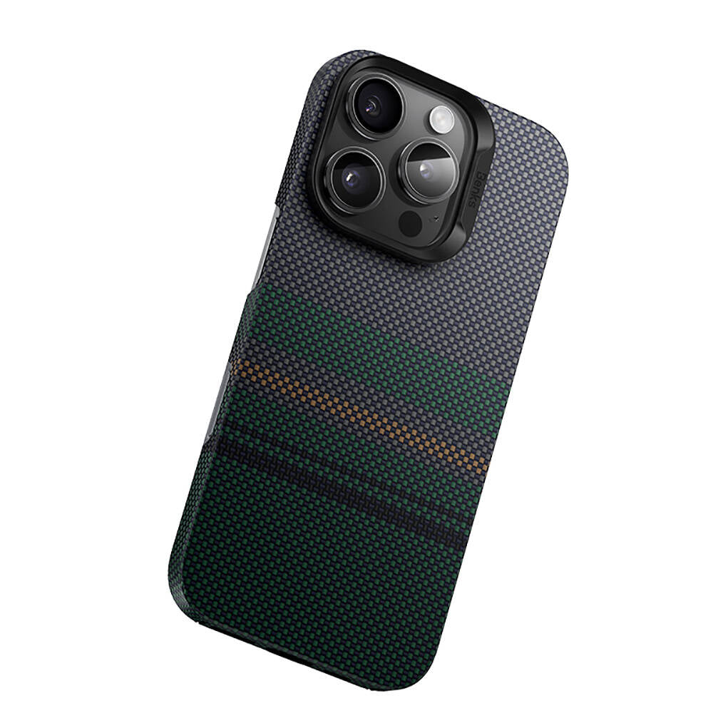 iPhone 16 Pro Kılıf M-safe Şarj Özellikli Karbon Fiber Tasarımlı Benks Aurora ArmorAir Kevlar Kapak