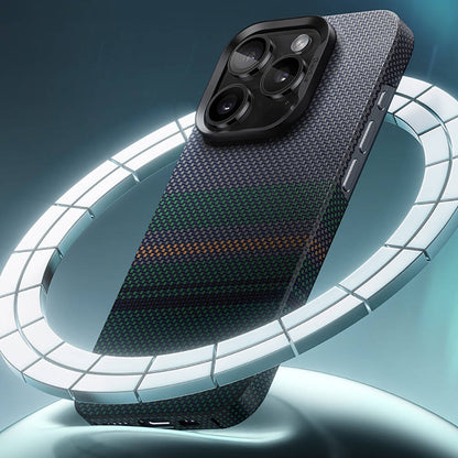 iPhone 16 Pro Kılıf M-safe Şarj Özellikli Karbon Fiber Tasarımlı Benks Aurora ArmorAir Kevlar Kapak