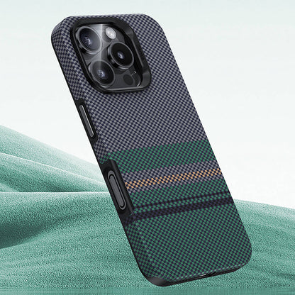 iPhone 16 Pro Kılıf M-safe Şarj Özellikli Karbon Fiber Tasarımlı Benks Aurora ArmorPro Kevlar Kapak
