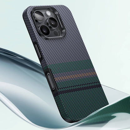 iPhone 16 Pro Kılıf M-safe Şarj Özellikli Karbon Fiber Tasarımlı Benks Aurora ArmorPro Kevlar Kapak