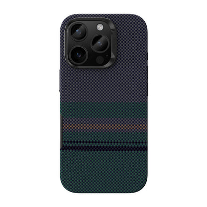 iPhone 16 Pro Kılıf M-safe Şarj Özellikli Karbon Fiber Tasarımlı Benks Aurora ArmorPro Kevlar Kapak