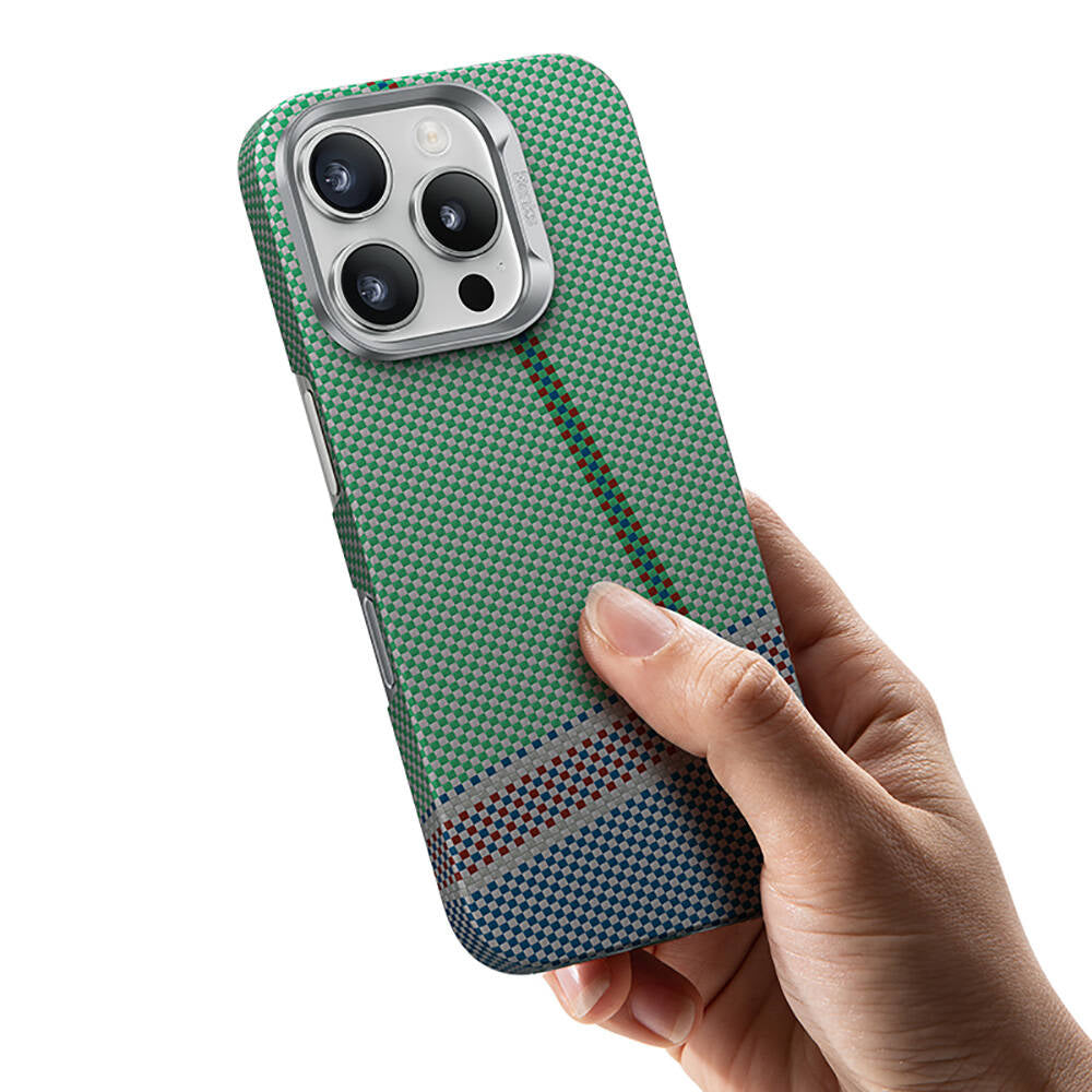 iPhone 16 Pro Kılıf M-safe Şarj Özellikli Karbon Fiber Tasarımlı Benks Passion Green ArmorAir Kevlar Kapak