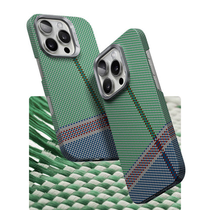 iPhone 16 Pro Kılıf M-safe Şarj Özellikli Karbon Fiber Tasarımlı Benks Passion Green ArmorAir Kevlar Kapak