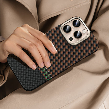 iPhone 16 Pro Kılıf M-safe Şarj Özellikli Karbon Fiber Tasarımlı Benks Prestige ArmorAir Kevlar Kapak