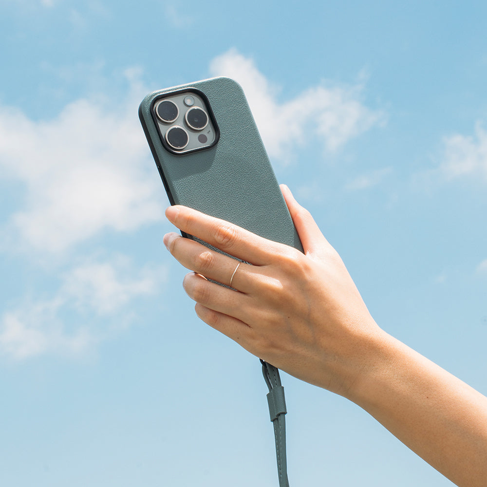 Apple iPhone 16 Pro Max Kılıf M-safe Şarj Özellikli Deri Görünümlü Native Union 2024 Active Serisi Kapak