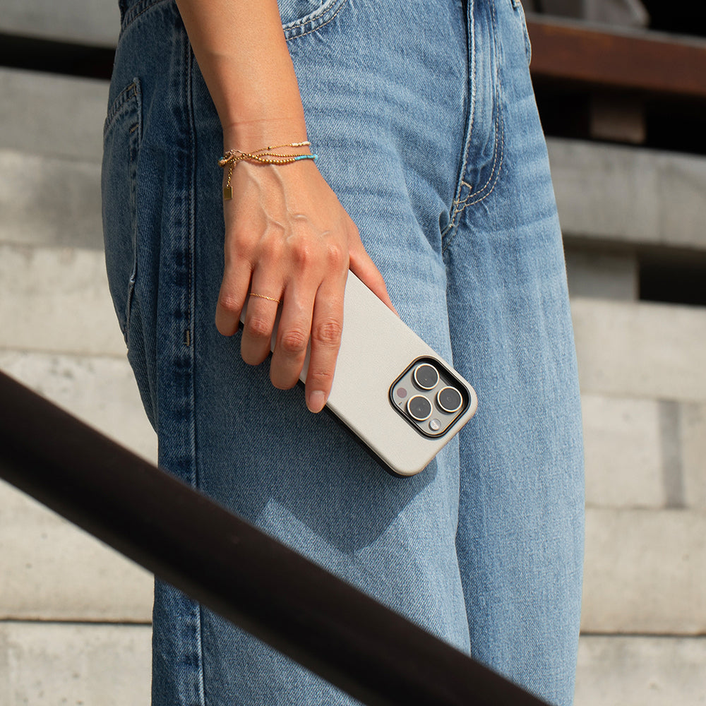 Apple iPhone 16 Pro Max Kılıf M-safe Şarj Özellikli Deri Görünümlü Native Union 2024 Active Serisi Kapak