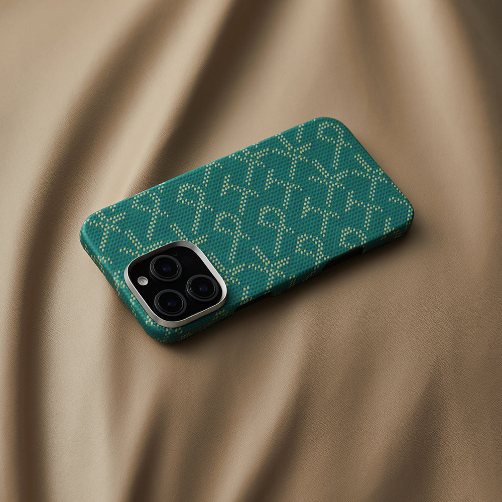 iPhone 16 Pro Max Kılıf M-safe Şarj Özellikli Aramid Fiber Pitaka Tactile Woven Monogram Serisi Kapak