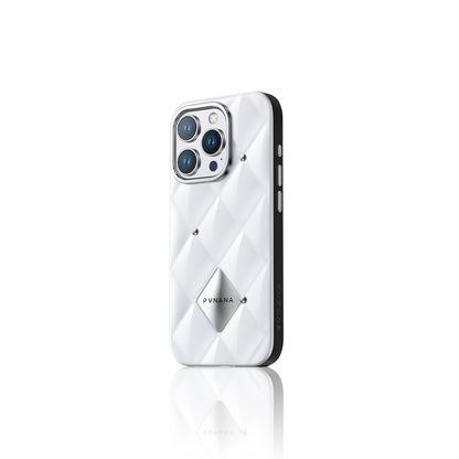 iPhone 16 Pro Max Kılıf Parlak Arka Yüzeyli Kabartma Tasarımlı Kapitone Pynana Metal Diamond Serisi Kapak