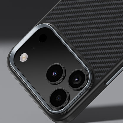 iPhone 17 Air Kılıf Karbon Fiber M-safe Şarj Özellikli Benks Hybrid ArmorPro 600D Kevlar Kapak