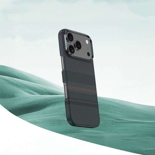 iPhone 17 Kılıf M-safe Şarj Özellikli Karbon Fiber Tasarımlı Benks Aurora ArmorAir Kevlar Kapak