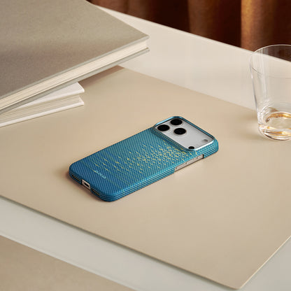 iPhone 17 Pro Kılıf M-safe Şarj Özellikli Aramid Fiber Pitaka Glints of Gold Ultra Slim Serisi Kapak