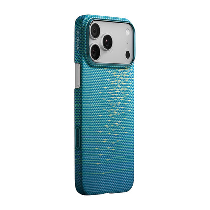 iPhone 17 Pro Kılıf M-safe Şarj Özellikli Aramid Fiber Pitaka Glints of Gold Ultra Slim Serisi Kapak