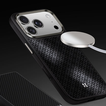 Apple iPhone 17 Pro Kılıf M-Safe Şarj Özellikli Benks ArmorPro ArmorGrid Serisi Kevlar Kapak