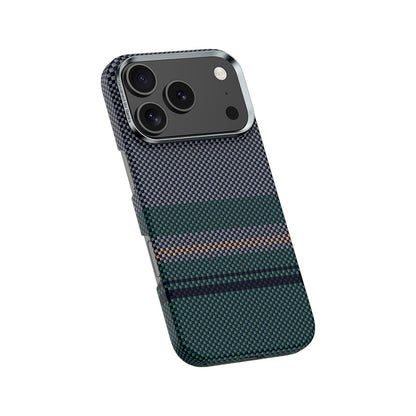 iPhone 17 Pro Kılıf M-safe Şarj Özellikli Karbon Fiber Tasarımlı Benks Aurora ArmorAir Kevlar Kapak