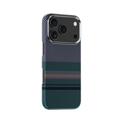 iPhone 17 Pro Kılıf M-safe Şarj Özellikli Karbon Fiber Tasarımlı Benks Aurora ArmorAir Kevlar Kapak