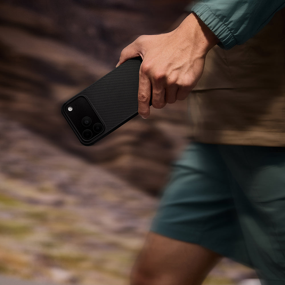 iPhone 17 Pro Kılıf M-safe Şarj Özellikli Pitaka Aramid Pro Guard Serisi Black-Gray Kapak