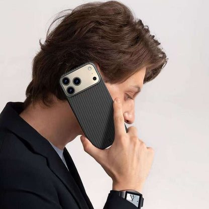 iPhone 17 Pro Kılıf M-safe Şarj Özellikli Wiwu DCC-206 Aramid Air Kapak