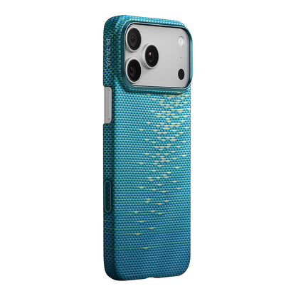 iPhone 17 Pro Max Kılıf M-safe Şarj Özellikli Aramid Fiber Pitaka Glints of Gold Ultra Slim Serisi Kapak