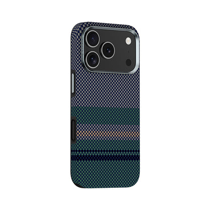 iPhone 17 Pro Max Kılıf M-safe Şarj Özellikli Karbon Fiber Tasarımlı Benks Aurora ArmorPro Kevlar Kapak