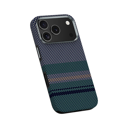 iPhone 17 Pro Max Kılıf M-safe Şarj Özellikli Karbon Fiber Tasarımlı Benks Aurora ArmorPro Kevlar Kapak