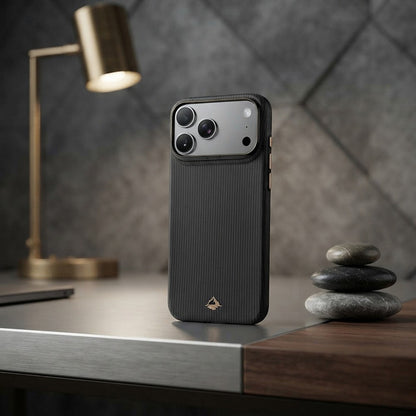 Apple iPhone 18 Pro Kılıf M-safe Şarj Özellikli Raptic Aramid Skin Reynis Serisi Karbon Kapak