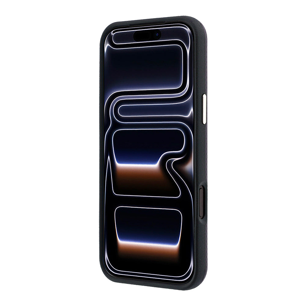 Apple iPhone 18 Pro Max Kılıf Guess Orjinal Lisanslı M-safe Şarj Özellikli PU Metal Üçgen Logolu Karbon Fiber Kevlar Kapak