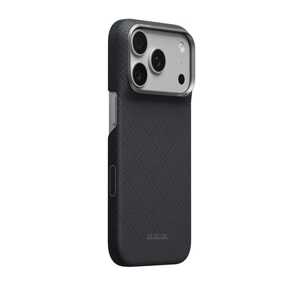 Apple iPhone 18 Pro Max Kılıf M-safe Şarj Özellikli Aramid Karbon Fiber Pitaka Argyle Serisi Kapak