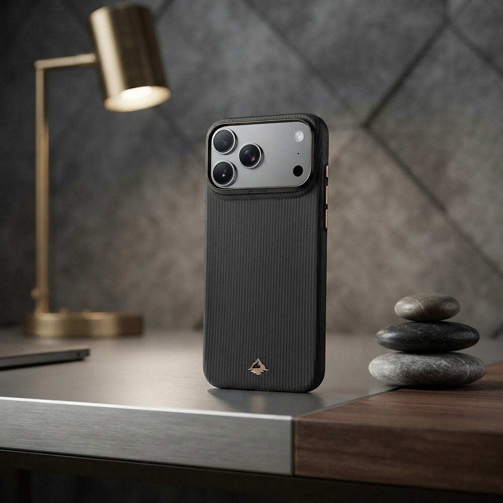 Apple iPhone 18 Pro Max Kılıf M-safe Şarj Özellikli Raptic Aramid Skin Reynis Serisi Karbon Kapak