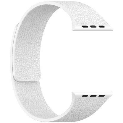 Apple Watch 7 41mm Zore KRD-136 Kabartma Desenli Silikon Kordon