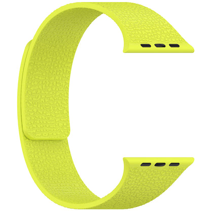 Apple Watch 7 45mm Zore KRD-136 Kabartma Desenli Silikon Kordon