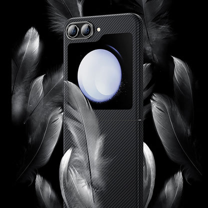 Galaxy Z Flip 5 Kılıf Karbon Fiber Benks Essential ArmorAir 600D Kevlar Kapak