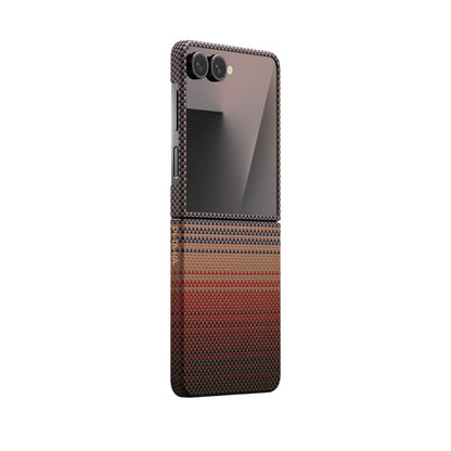 Galaxy Z Flip 7 Kılıf M-safe Şarj Özellikli Aramid Fiber Pitaka Tactile Woven Sunset-Moonrise Serisi Kapak