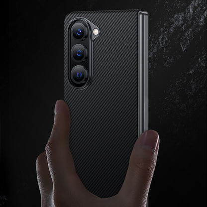 Galaxy Z Fold 5 Kılıf M-safe Özellikli Karbon Fiber Benks Essential 600D Kevlar Kapak