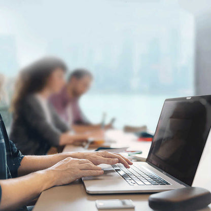 Macbook 16.2' 2021 Touch Bar Wiwu Mıknatıslı Privacy Ekran Koruyucu